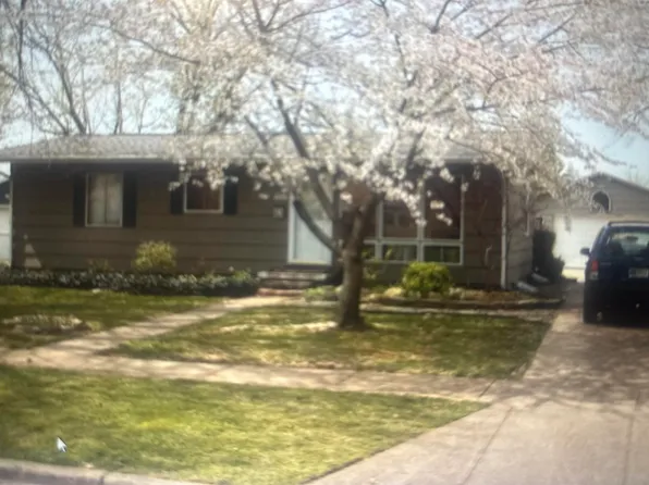 4524 Longfield Dr, Evansville, IN 47710