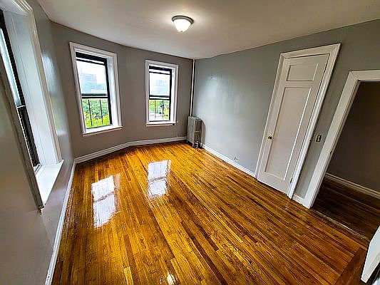 5th image of 2022 Powell Ave #4K