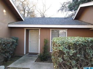 204 N Crenshaw Rd, Visalia, CA 93291
