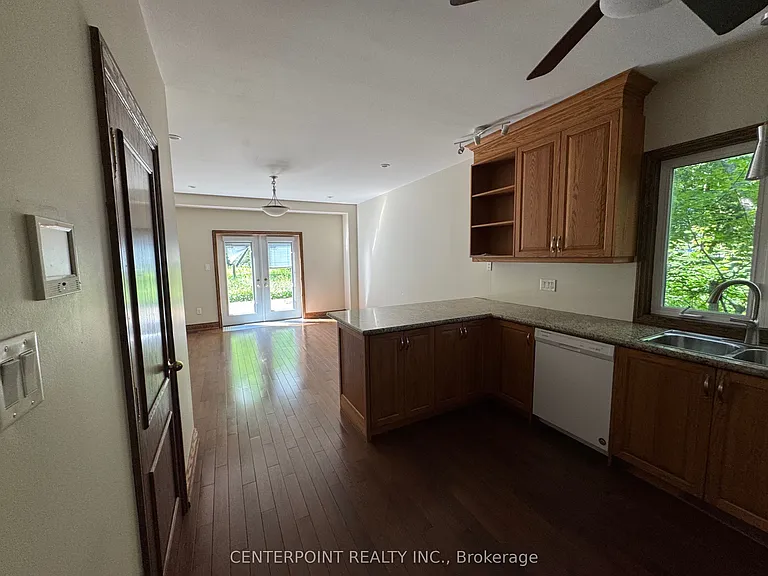 307 Hendon Ave — Photo 3