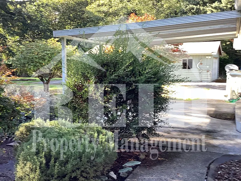 4813 Sandra Ln NE — Photo 28