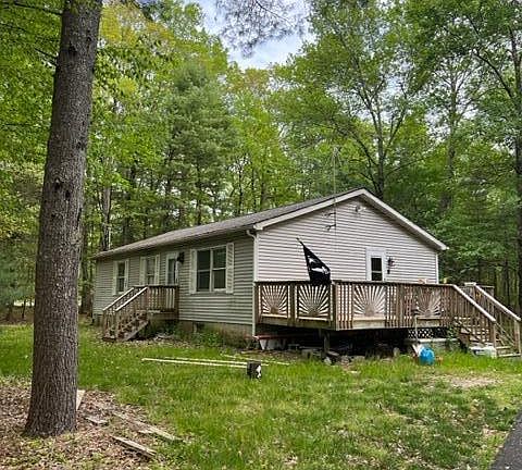 2nd image of 100 Cranberry Ln