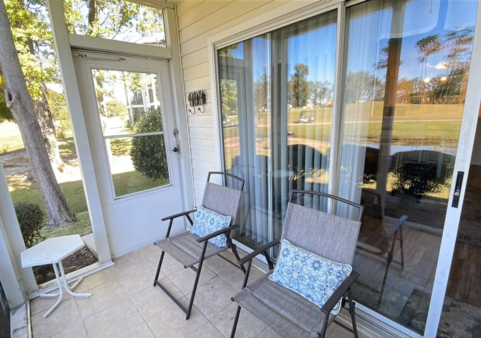 Reduced! Beautifully Furnished 2 Bedroom/2 Bath 1st Floor Condo In River Oaks — Photo 4