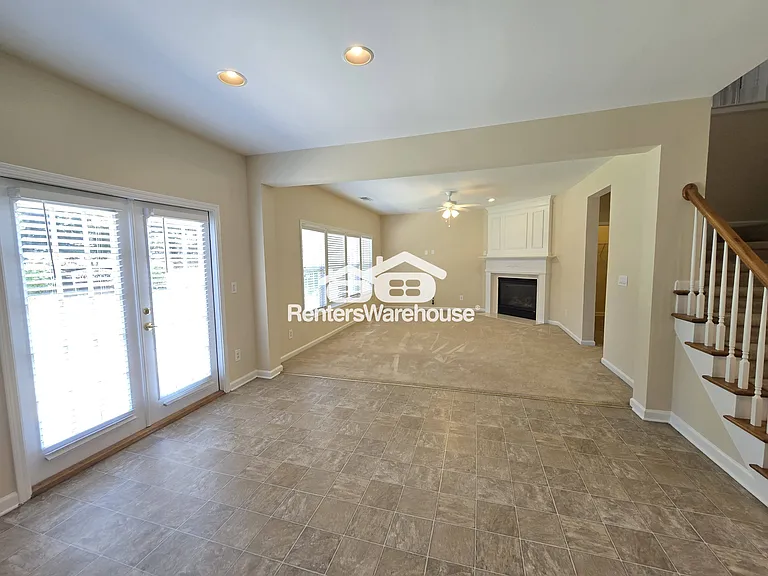 2761 Autumn View Dr — Photo 5