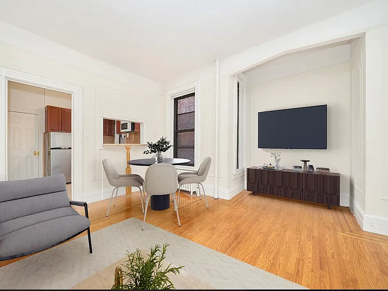 414 E 89th St #2R — Photo 2