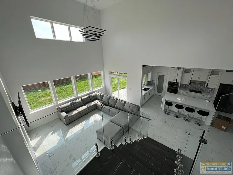 154 Oleander Dr — Photo 15