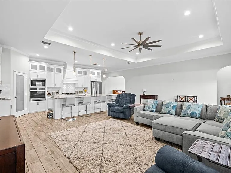 3302 Hadi Dr — Photo 6