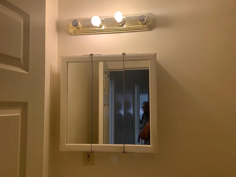 Bathroom vanity