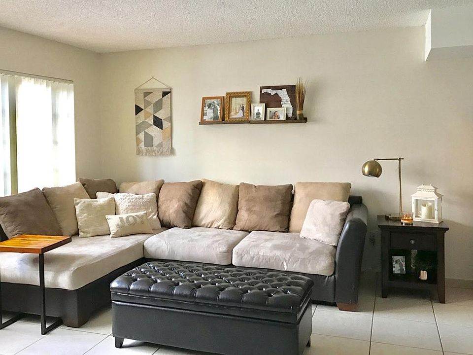 2nd image of 2433 W 54th Pl