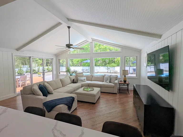 43 Scotts Landing Rd — Photo 4