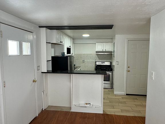 5th image of 387 Odell Ave #1