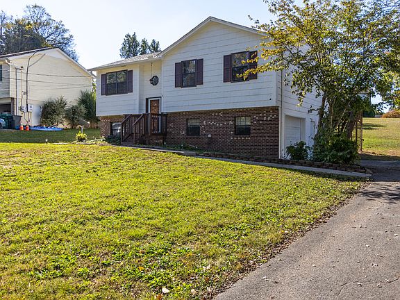 2nd image of 1817 Sedgewick Dr