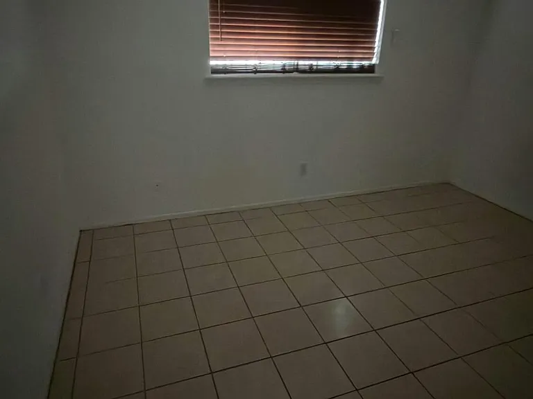 4825 Rolling Stone Ave — Photo 8
