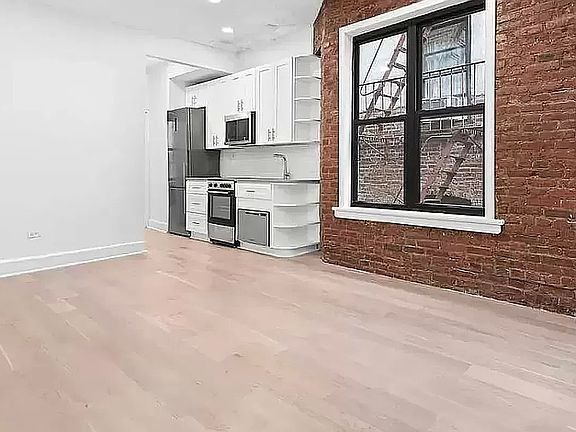 3rd image of 338 E 13th St #D