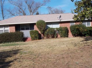 1880 Sussex Dr, Macon, GA 31206