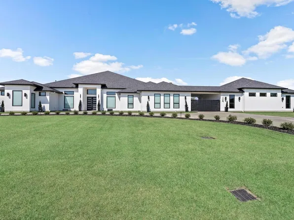 7720 N Lakeside Dr, Beaumont, TX 77707