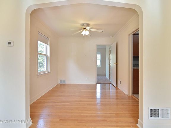 4th image of 7215 N Kilpatrick Ave