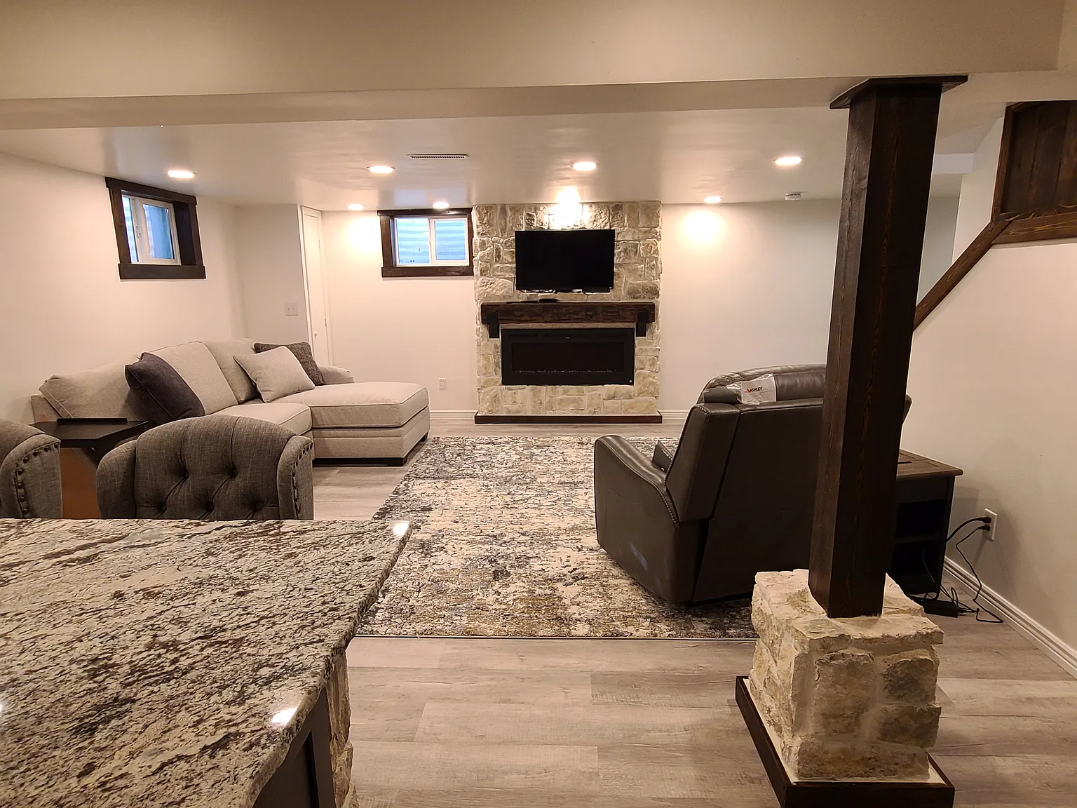 5519 W Hinsdale Ave — Photo 1