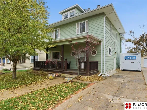 2806 S 33rd St, Omaha, NE 68105