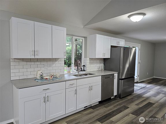 5th image of 1911 154th Street Ct E