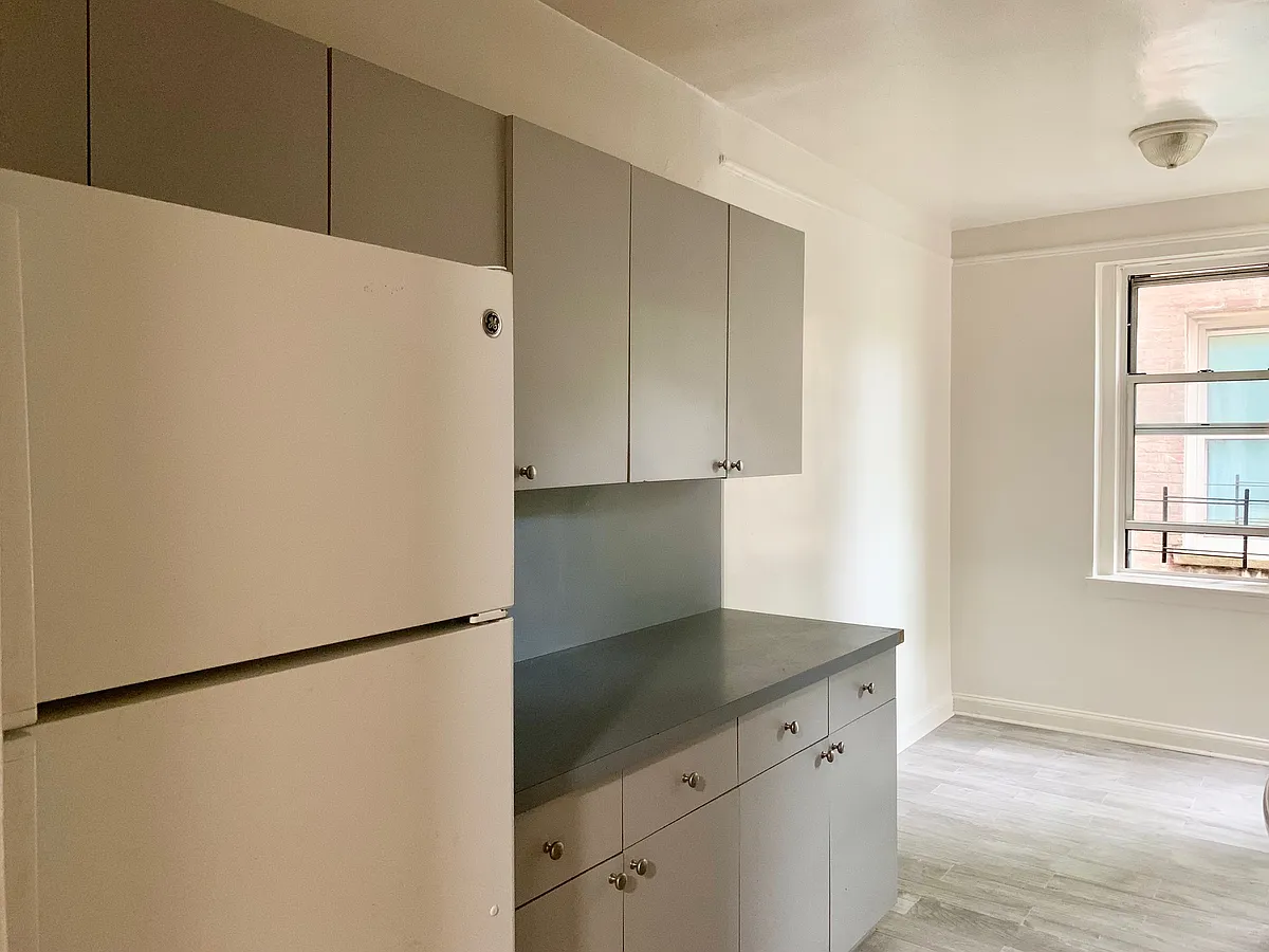 Building Photo - 402 Ocean Pkwy #208