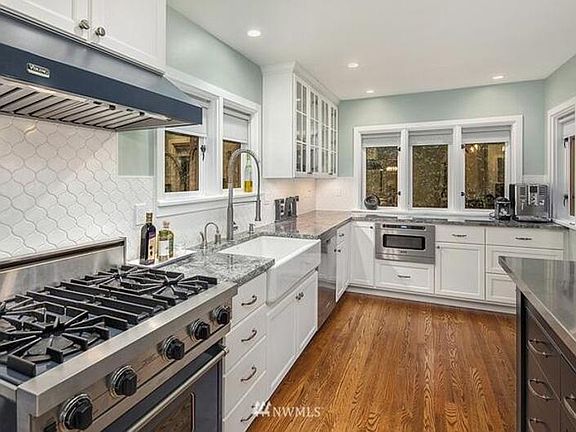 4th image of 4105 55th Ave NE