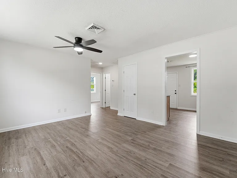 1218 Davis St — Photo 5