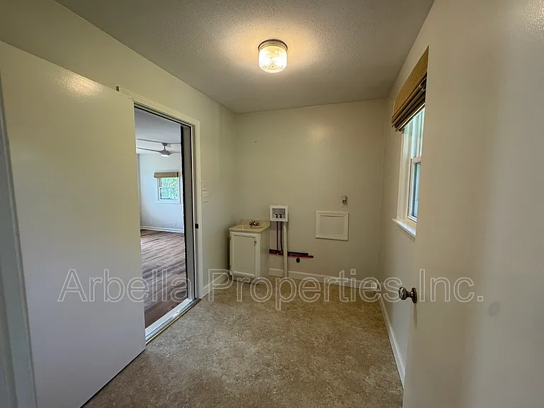 1713 Seward Dr — Photo 17