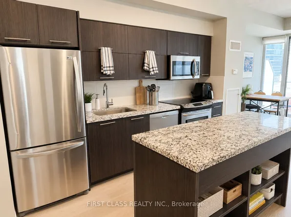 126 Simcoe St, Toronto, ON