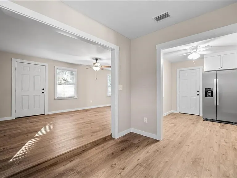 920 Johnston St — Photo 5