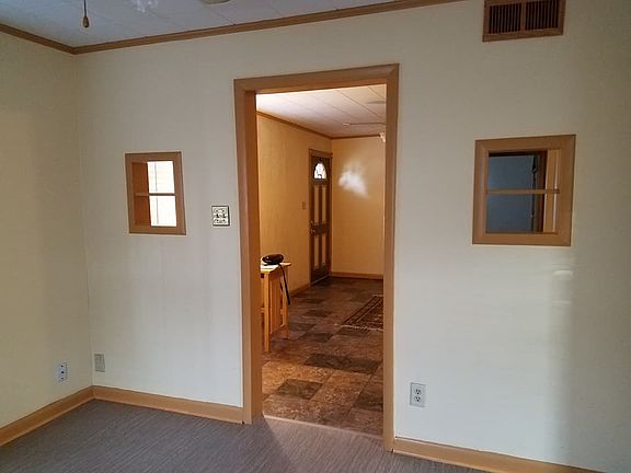 3rd image of 1525 Covert Ave