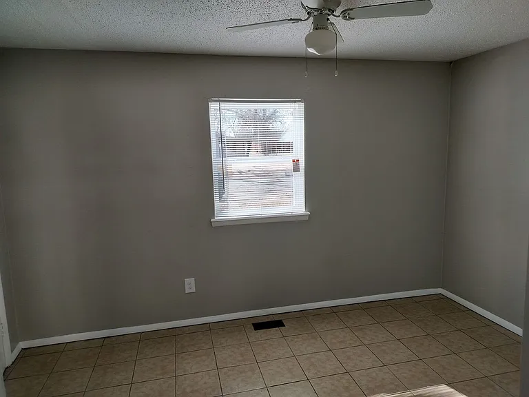 301 N University Dr #1 — Photo 20