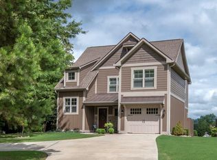 903 Elf School Rd, Hayesville, NC 28904