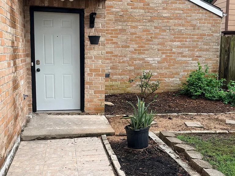 16027 Birch Vale Dr — Photo 2