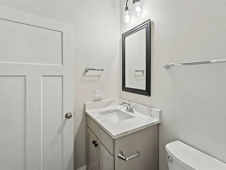 502 S Clinton Ave — Photo 12