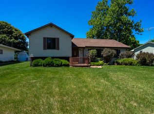 405 Flatiron Dr, Columbus Junction, IA 52738