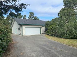 3537 N Rhododendron Dr, Florence, OR 97439