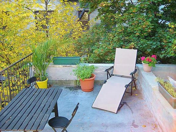 5th image of 316 W 107th St #5R
