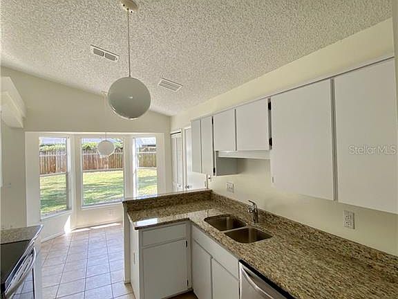 4th image of 4128 Longfellow Dr