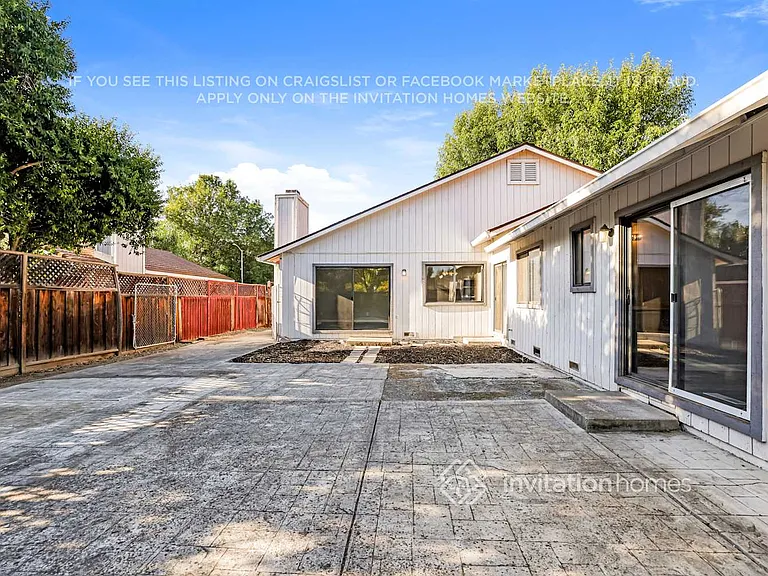 1401 Mandarin Ct — Photo 16
