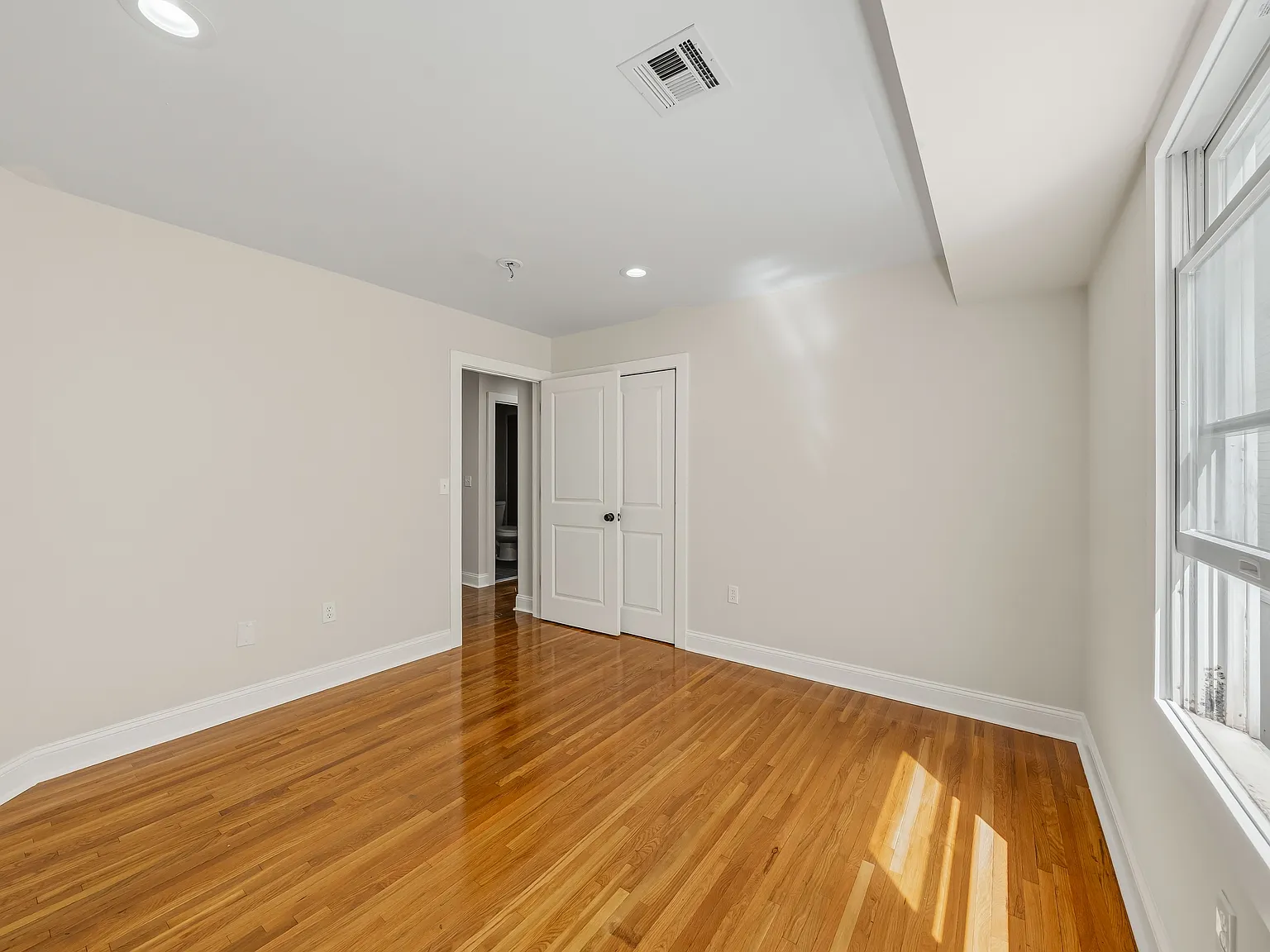 118 Chestnut Street - 1FL — Photo 3