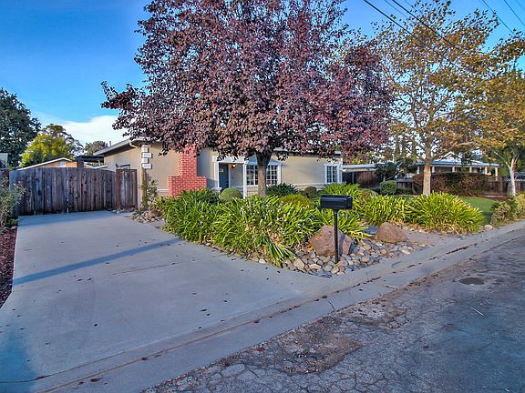2nd image of 1021 Carola Ave