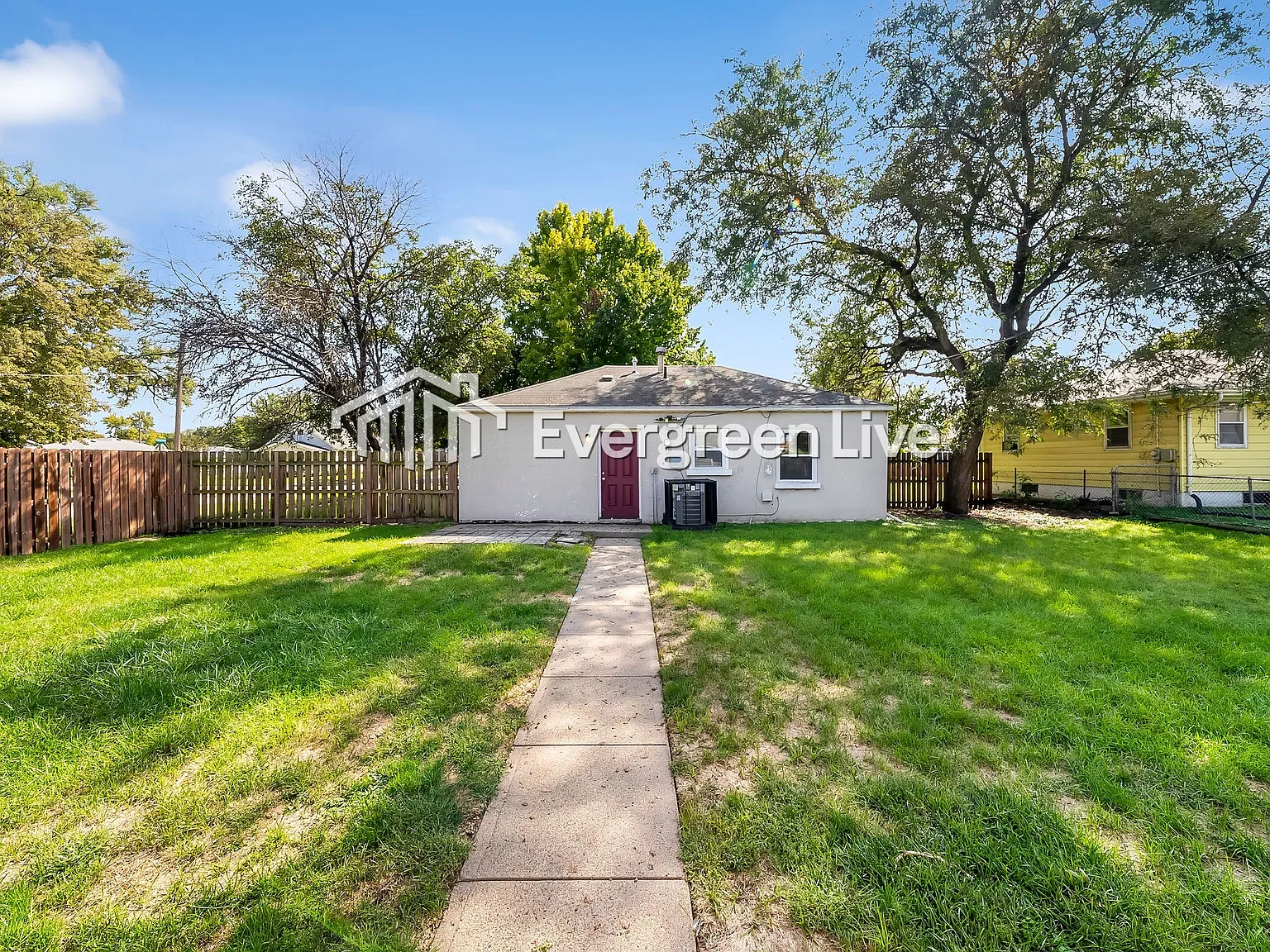 2 bed, 1.0 bath, 891 sqft, $1,295 — Photo 3