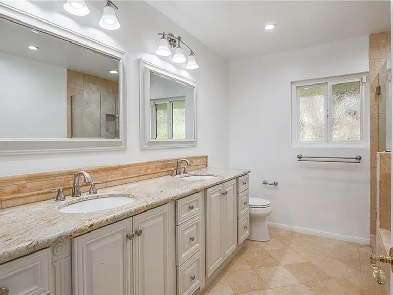 7183 Avenida Altisima — Photo 23