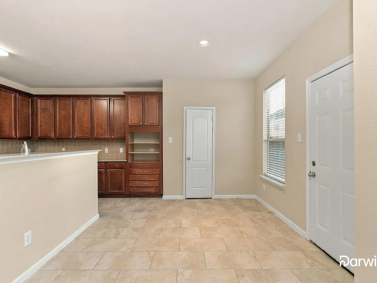 5 bed, 2.5 bath, 3500 sqft, $2,445 — Photo 3