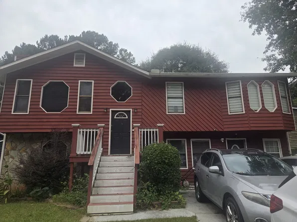 643 Pepperwood Ln, Stone Mountain, GA 30087