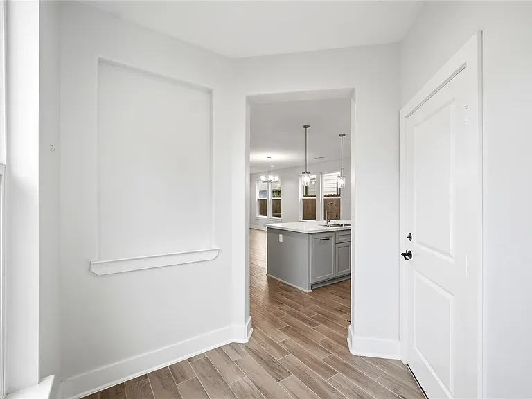 2125 Paul Quinn St — Photo 4