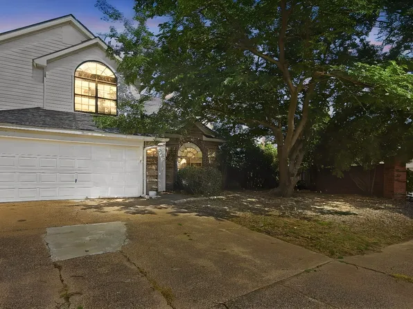 6700 Megan Ln, North Richland Hills, TX 76182
