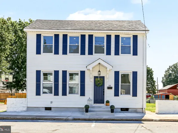 20 W Water St, Middletown, PA 17057