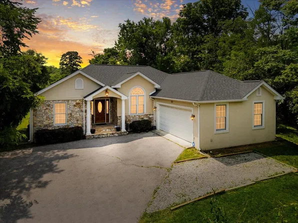 111 Deer Trace Ln, Salem, VA 24153